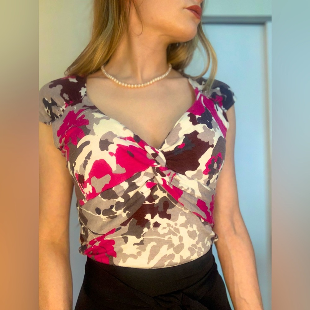 🔴 Gorgeous abstract print blouse